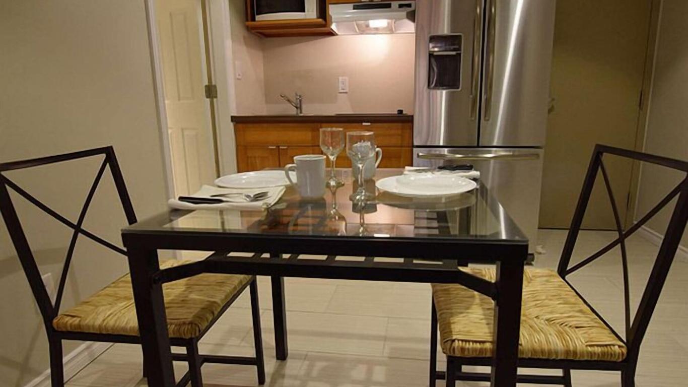 The Lion Inn & Suites