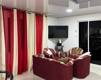 Posada Caribbean Refuge - סן אנדרס - סלון