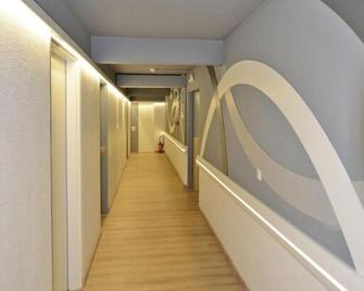 Logis Hotel Solhotel - Banyuls-sur-Mer - Flur