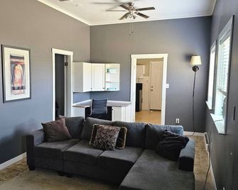 Fuller Lake Motel - Chemainus