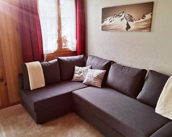 Holiday apartment Innertkirchen for 1 - 4 persons with 1 bedroom - Holiday apartment - Innertkirchen - Living room