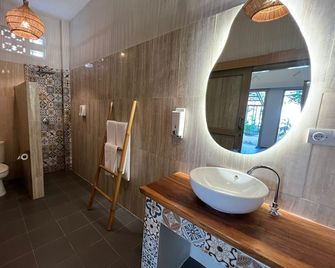 Living Trawangan Hotel - Gili Trawangan - Salle de bain