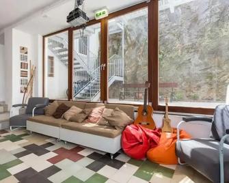 Amazigh Hostel & Suites - Aljezur - Living room