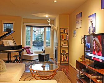 Cozy Capitol Hill Home - Seattle - Wohnzimmer