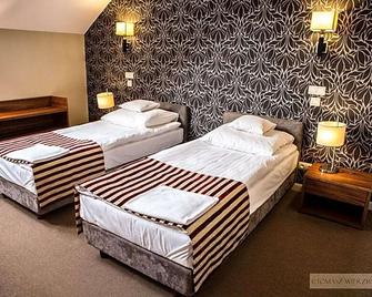 Hotel Lord Krosno - Krosno - Camera da letto