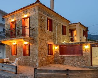 Waveside Sanctuary - Luxurious Seastone Villa - Avia - Edificio