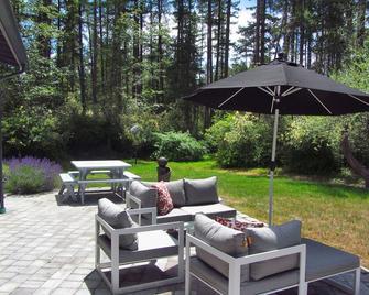 Contemporary in the Woods - Friday Harbor - Patio
