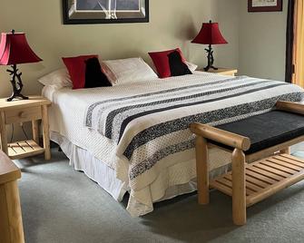 Lake of the Woods/Clearwater Bay Kenora, Ontario - Kenora - Bedroom