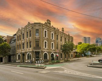 Vulcan Hotel Sydney - Sydney - Building