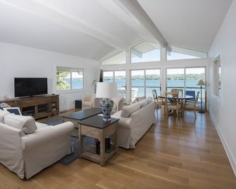 100' Level Lakefront Beach - Skaneateles - Huiskamer