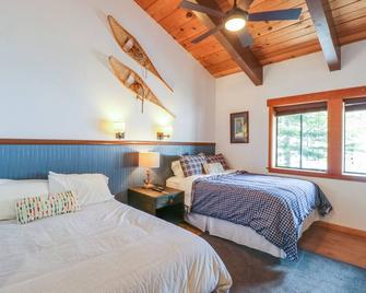 Hotel-style studio near Palisades Tahoe - Tahoe City - Bedroom
