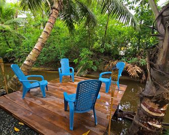 One Decision Hostel - Unawatuna - Patio