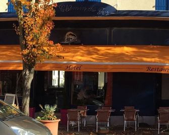 Hotel du Chemin de Fer - Sens - Patio