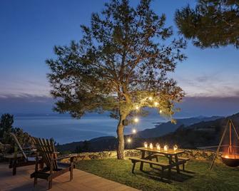 Simurg Inn - Sazli - Patio