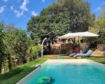 Domaine de Cantegrel - Gîtes de Charme et Suite Troglodyte en Périgord - Vitrac - Pool