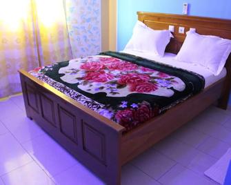 Ndancy Hotel - Ébolowa - Bedroom