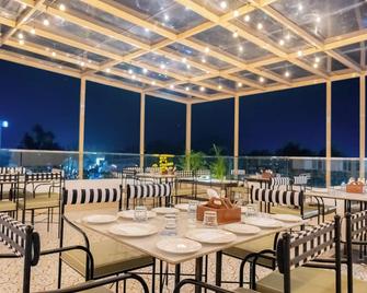 Zip By Spree Hotels Madhuram Haldwani - Haldwani - Restaurace