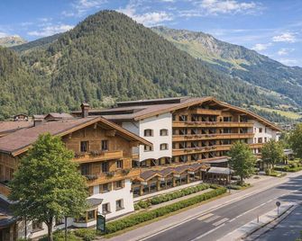 Alpenrose Wellnesshotel - Elbigenalp - Edificio