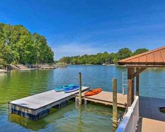 Lake Norman Retreat with Dock about 1 Mi to Marina! - Mooresville