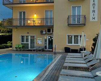 Residence Beatrix - Bardolino - Piscina