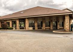 Quality Inn - East Liverpool - Building