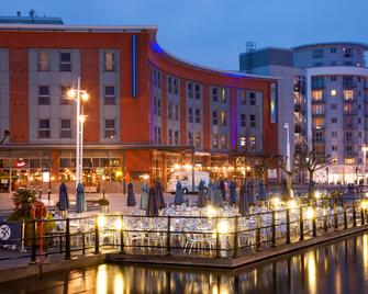 Holiday Inn Express Portsmouth - Gunwharf Quays By IHG - פורטסמאות' - בניין