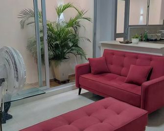 Double room with balcony 300 mts from the river boardwalk - Barranquilla - Sala de estar