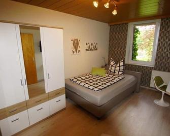 Pension Brittnacher - Double Room Shower / Wc - Saarburg - Schlafzimmer