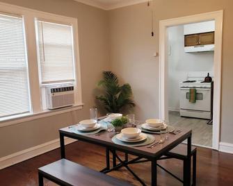 Comfy Bed/Free Parking&wifi /Nearhosp/Ord/Mdw/Dt - Berwyn - Restaurant