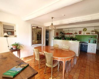 Mas Provençal with swimming pool between Avignon and Gordes - Pernes-les-Fontaines - Eetruimte