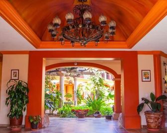 Encanto de la Sierra Hotel - Mascota - Salónek