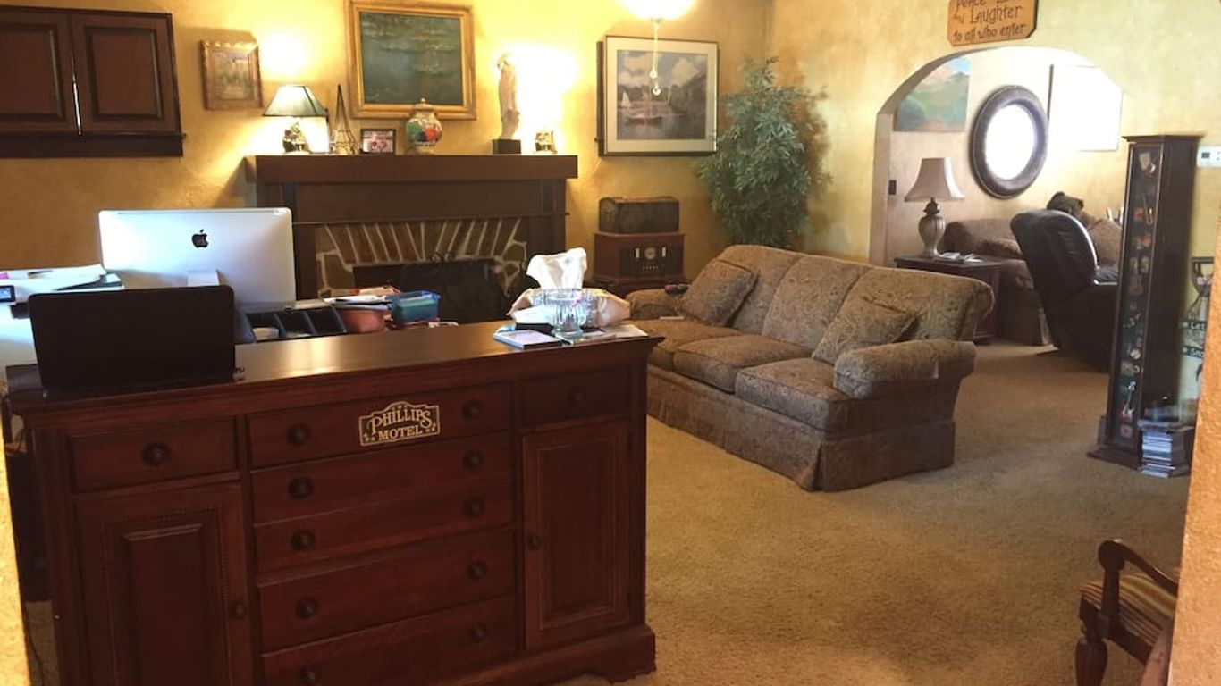 Phillips Historic Motel & Cottages