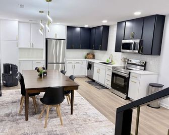 Modern 4-bedroom house with Country Vibes. - Belton - Kitchen