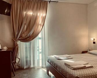 Locanda La Posta Nöa - B&B - Vezza d'Oglio - Bedroom