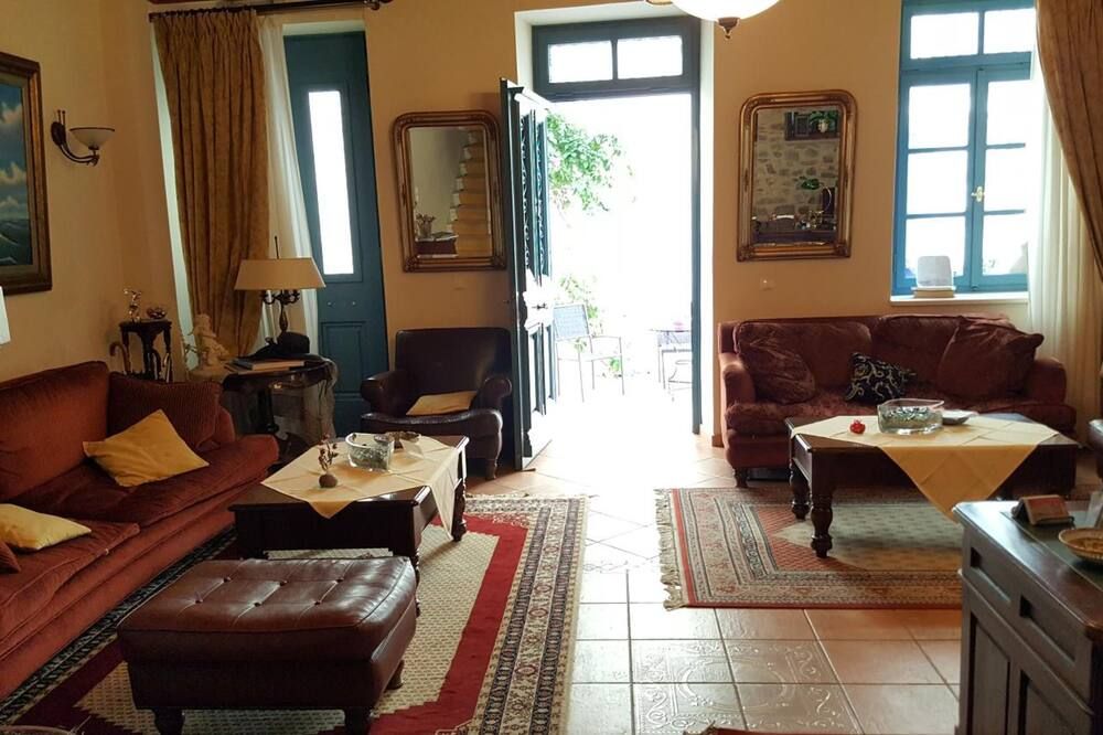 Polyxenia Hotel - נפפיליון - סלון
