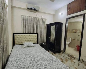 Lovely two bed flats by Dhaka Shahjalal Airport - Dhaka - Bedroom