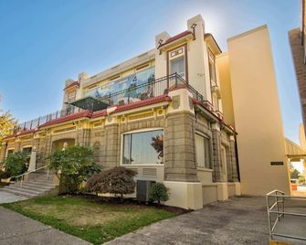 The Peak at Centralia Square | Historic Suite 212 - Centralia - Edificio
