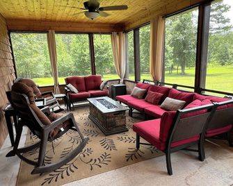 Lakehouse Cabin Higden Greer’s Ferry - Higden - Living room