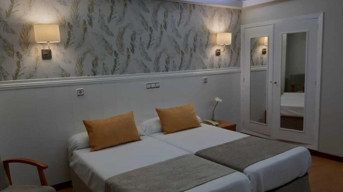 Hotel Almirante