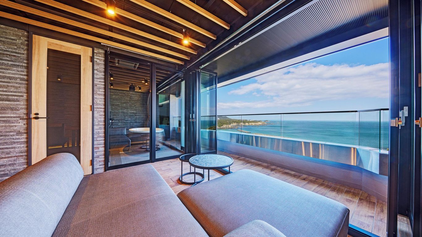 リゾートヒルズ豊浜 蒼空の風