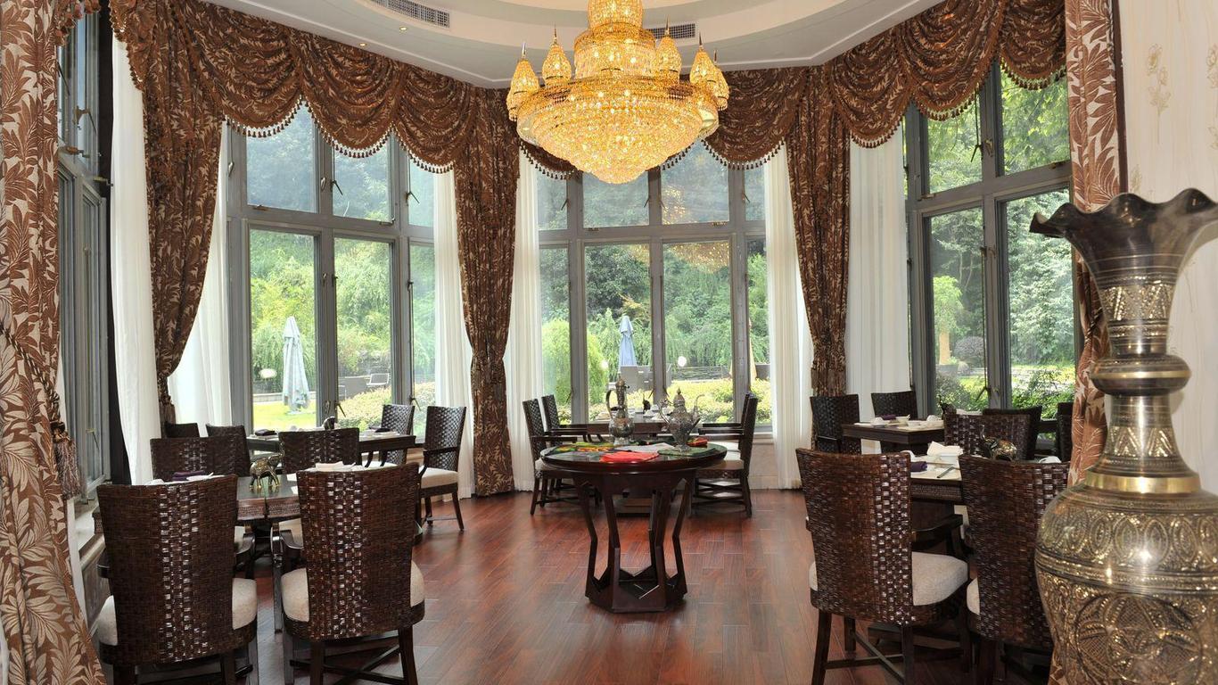 Deefly Zhejiang Hotel