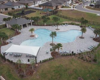 Disney, Pool, Parks - World Class, Modern Suite - Haines City - Pool