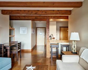 Ocean's Edge - Ucluelet - Salon