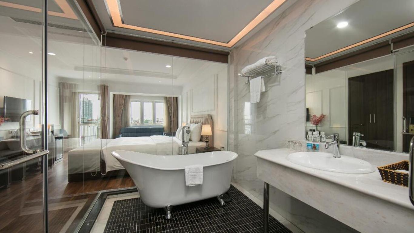 كوك هوا بريمير هوتل