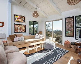 Rocky Ridge Cabin Yosemite - Coarsegold - Living room