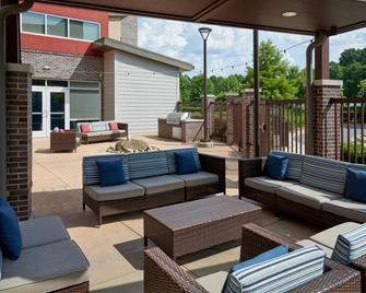 Fairfield Inn & Suites by Marriott Charlotte Airport - Charlotte - Patio