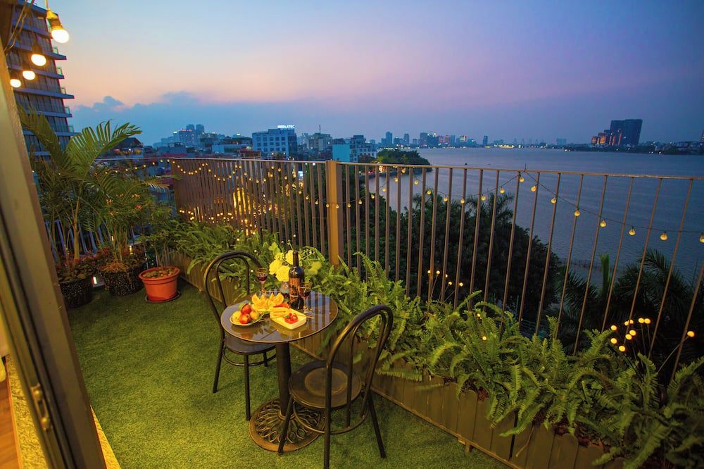 Lake View Hotel - האנוי - מרפסת