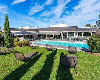 Novotel Reims Tinqueux - Tinqueux - Piscina