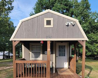 Cheerful Country Tiny Home! - Bauxite - Building