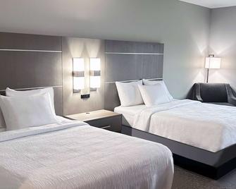 La Quinta Inn & Suites by Wyndham Jackson/Cape Girardeau - Jackson - Bedroom